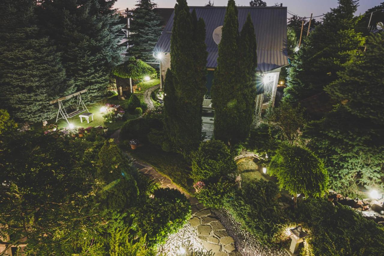 Апартаменты В Гостевом Домике Almaty Esterno foto