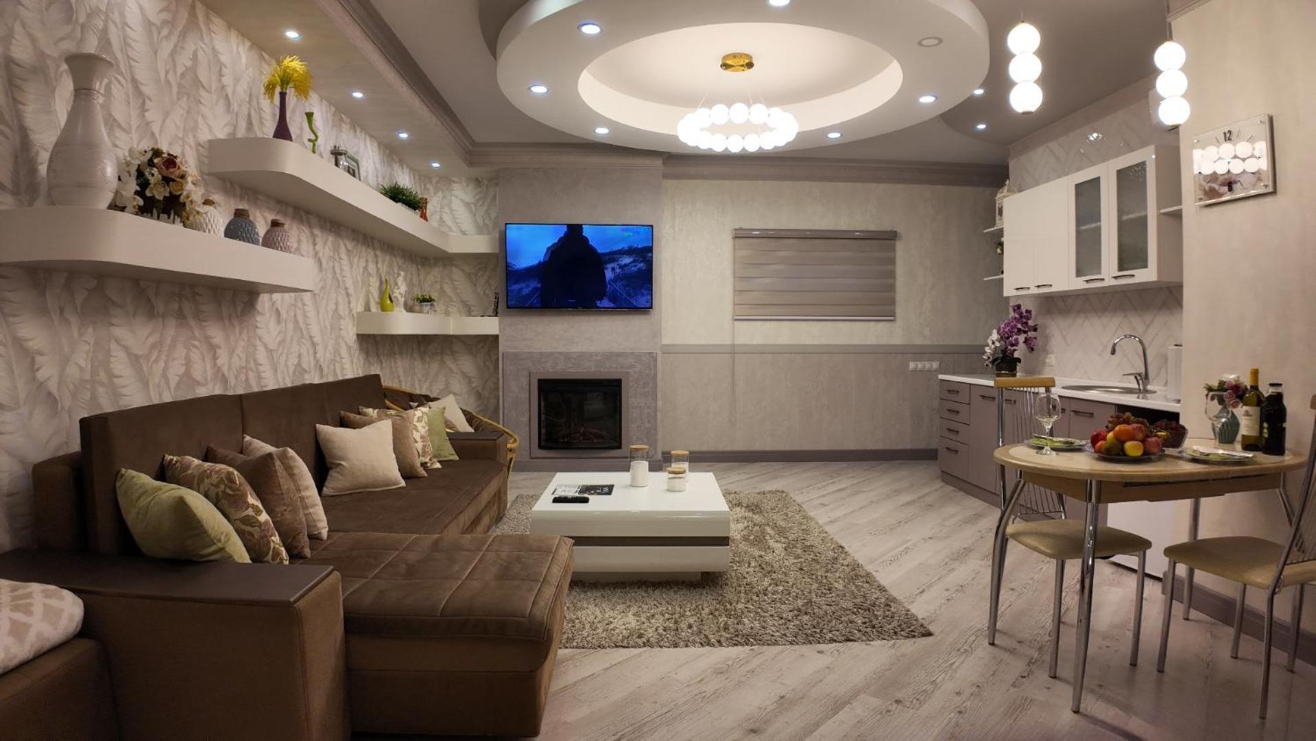 Апартаменты В Гостевом Домике Almaty Esterno foto